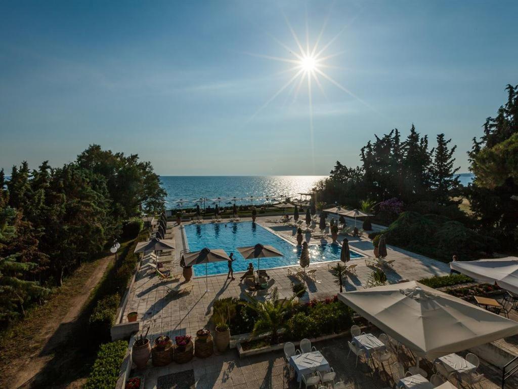 Kassandra Mare Hotel Nea Poteidaia Esterno foto